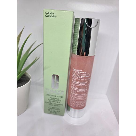 Clinique Moisture Surge Hydrating Supercharged Concentrate. 1.6fl/48ml - Picture 3 of 5